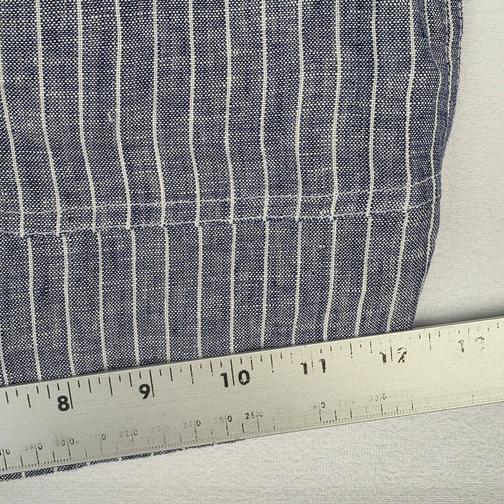 Quince Women's 100% European Linen Shorts Medium M Blue Chambray Stripe New - Picture 10 of 10